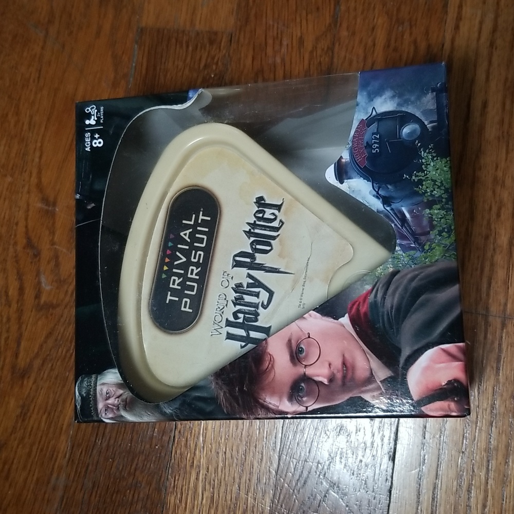 World of Harry Potter Trivial Pursuit Like New